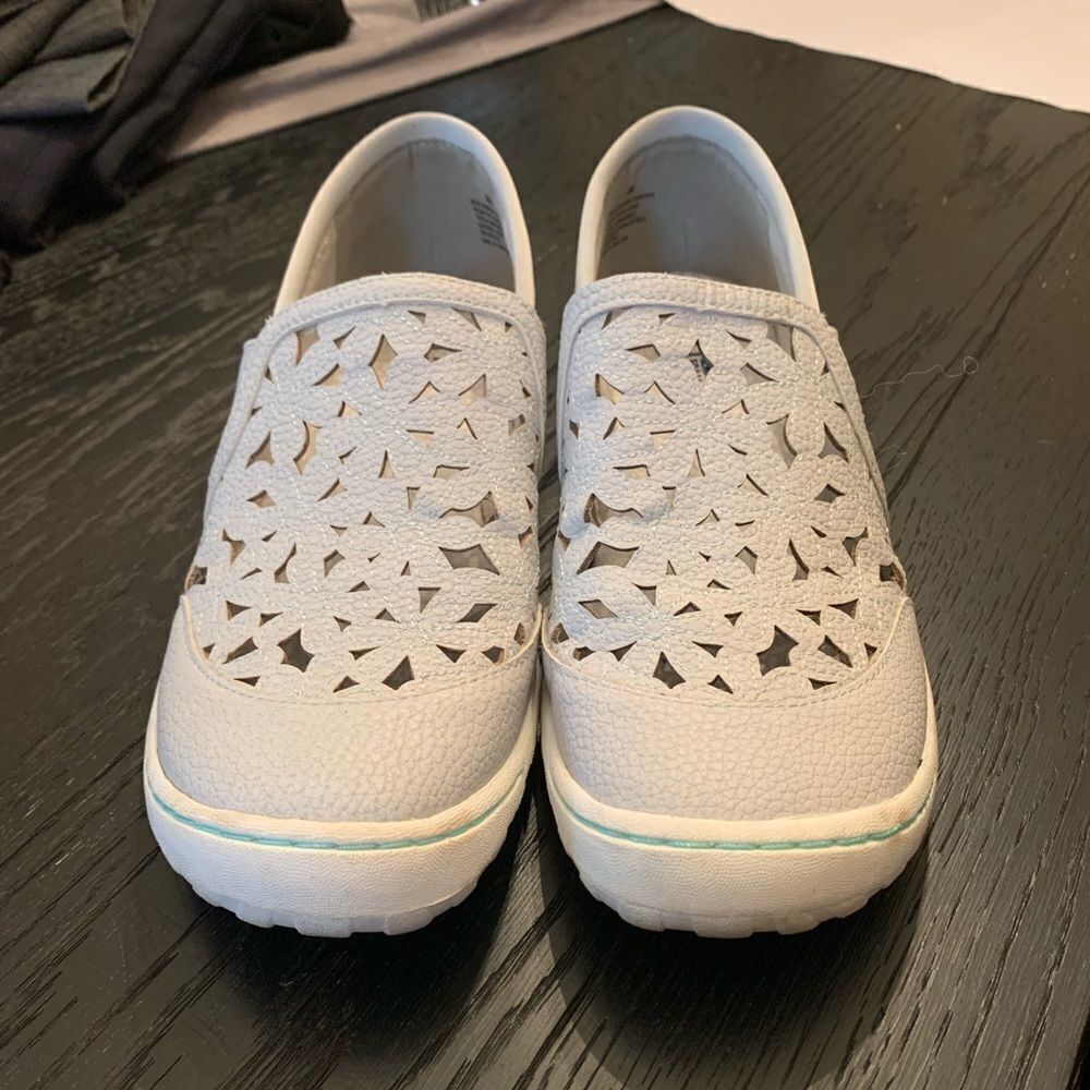 JBU Wildflower Gray Slip On Shoes sz 9 EUC